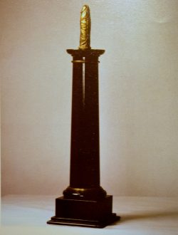 Obelisk/ H - 75 cm/granite, gilded lead/2001 (private collection)